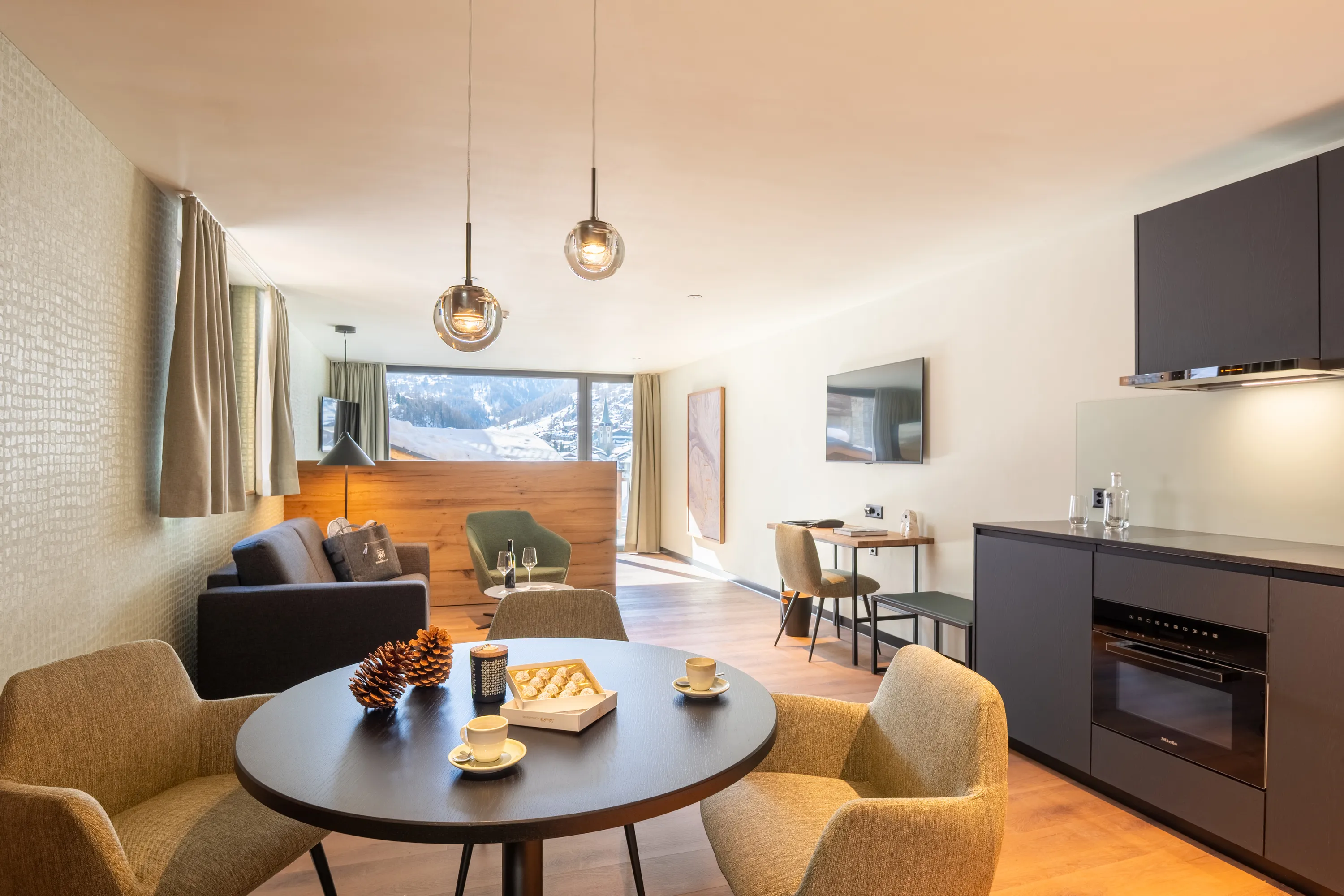Junior Suite South with Kitchenette