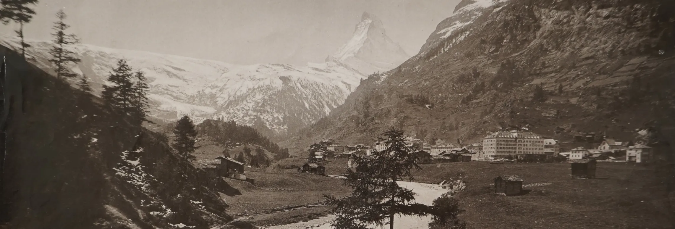 Historic view of the hotel